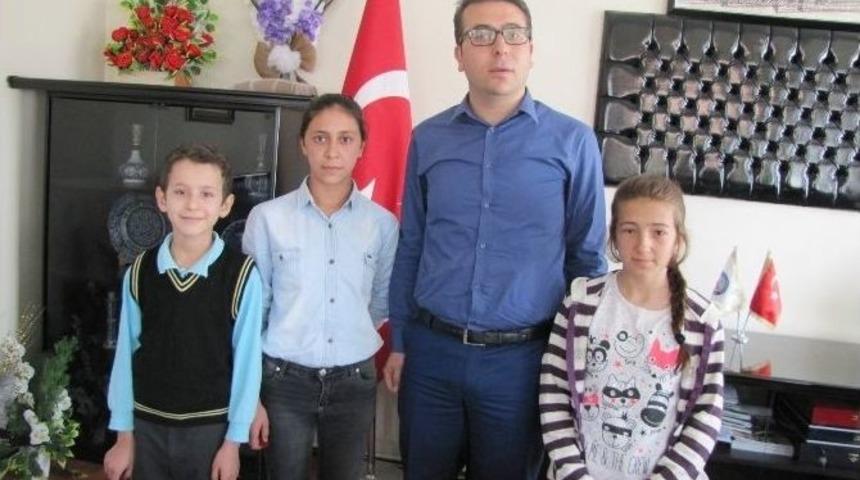 Hisarcık&rsquo;ta Dyned&rsquo;te Başarı Elde Eden &Ouml;ğrenciler &Ouml;d&uuml;llendirdi
