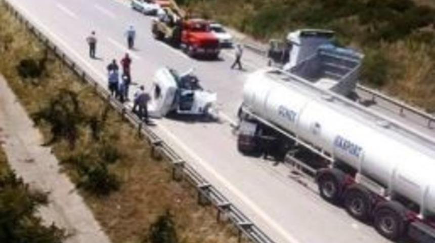 Osmaniye&rsquo;de Tır Park Halindeki &Ccedil;ekiciye &Ccedil;arptı: 1 &Ouml;l&uuml;, 1 Yaralı