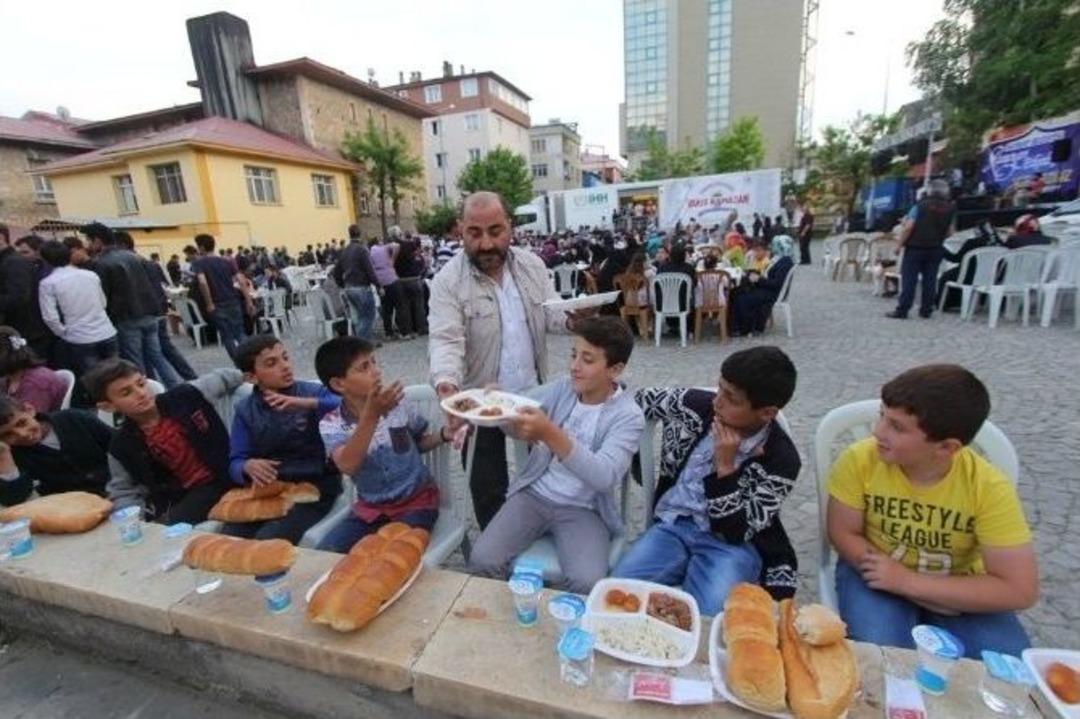 Bayburt&rsquo;ta Kardeşlik İftarı