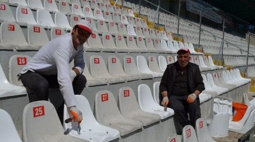 Kazım Karabekir Stadı G&ouml;z Kamaştırıyor
