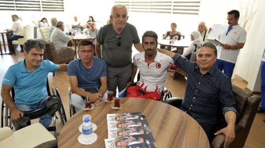 Engelsiz Dans&ccedil;ı Madalyayla D&ouml;nd&uuml;