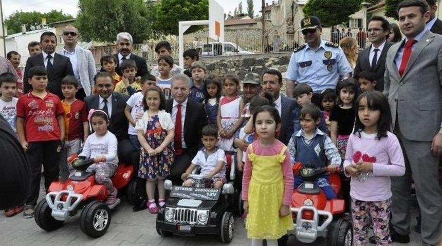 Sivas Valisi Davut G&uuml;l, G&uuml;r&uuml;n İl&ccedil;esini Ziyaret Etti