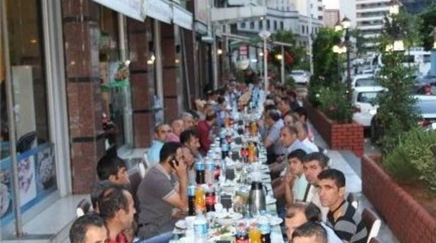 Beşler Ailesi Geleneksel İftar Yemeğinde Buluştu