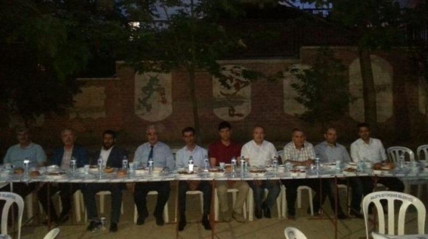 Malatya B&uuml;y&uuml;kşehir Belediyesi&rsquo;nden Sokak İftarı