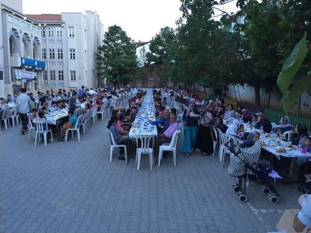 Malatya Büyükşehir Belediyesi’nden Sokak İftarı