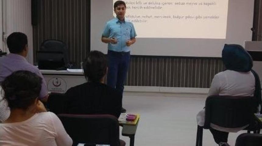 Obozite, Beslenme Ve Kanser Taramaları Konulu Eğitim Eğitimleri Verildi