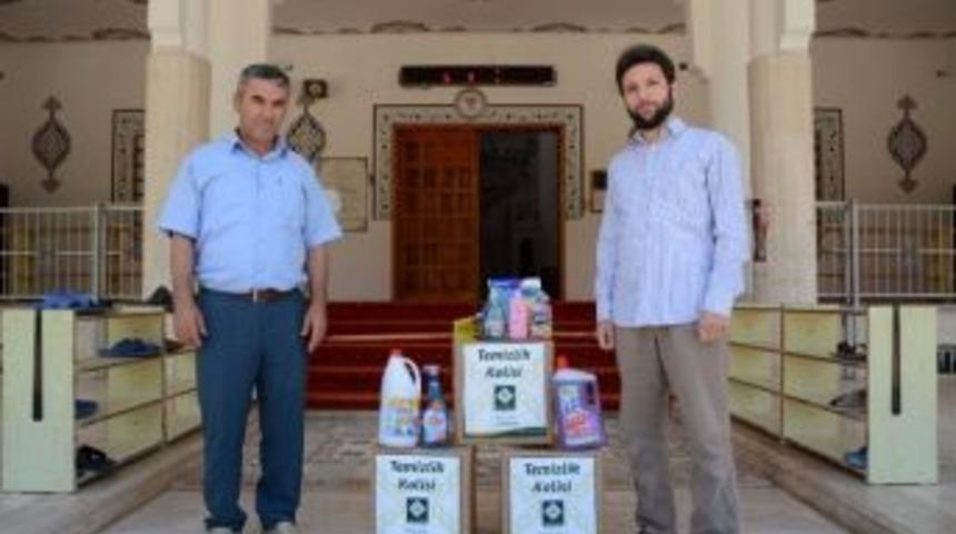 Osmaniye Belediyesi&rsquo;nden Camilere Temizlik Malzemesi Seti