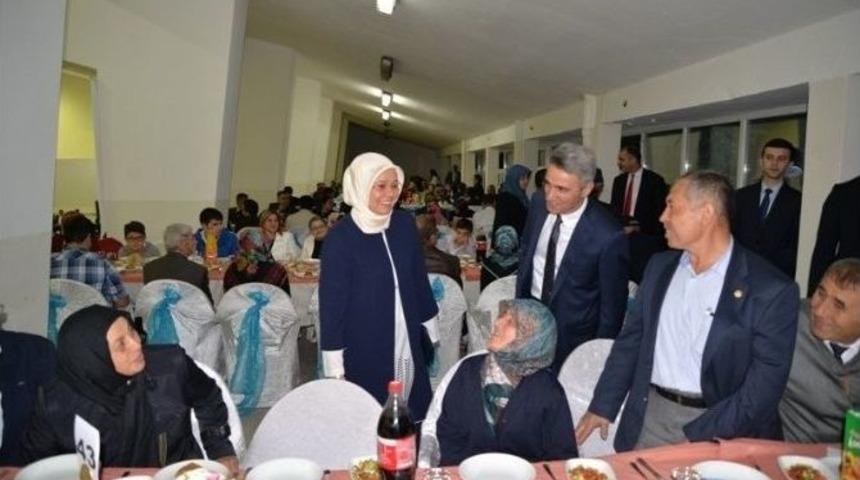 Bolu Valisi Baruş Şehit Ve Gazi Aileleriyle İftarda Buluştu