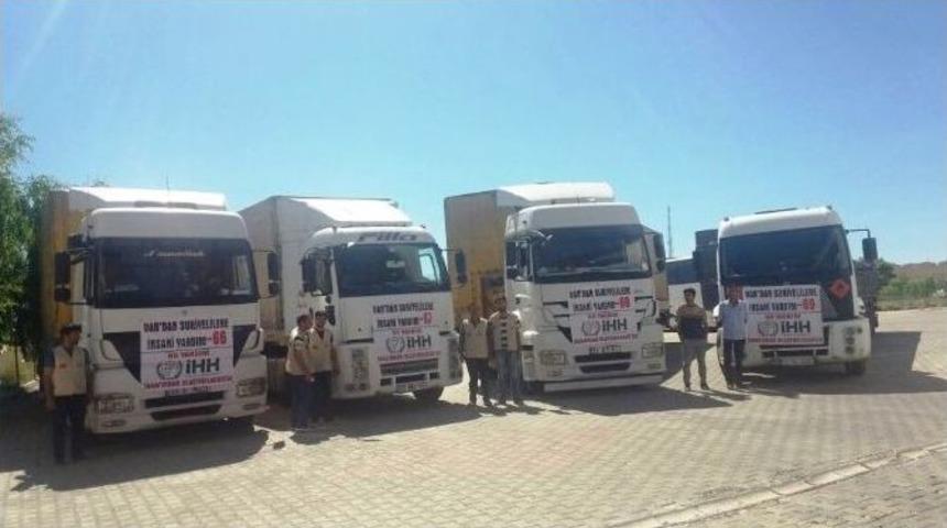 Van&rsquo;dan Suriye&rsquo;ye 6 Tır Ramazan Yardımı
