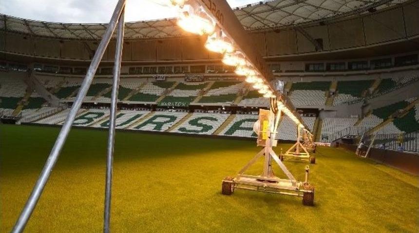 Bursa B&uuml;y&uuml;kşehir Stadyumu&rsquo;nda Suni G&uuml;neşleme Sistemi