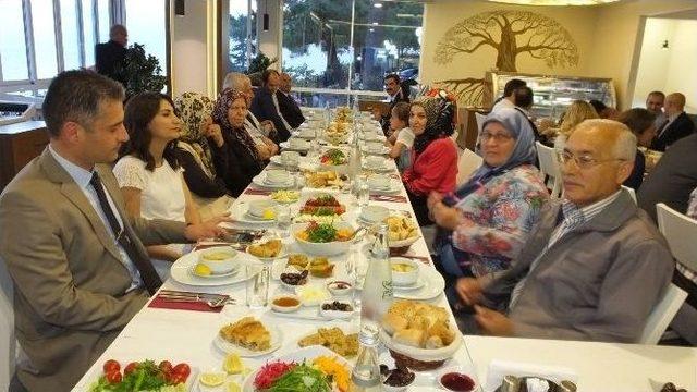 Burhaniye’de Kaymakam Öner Şehit Ailelerine İftar Verdi