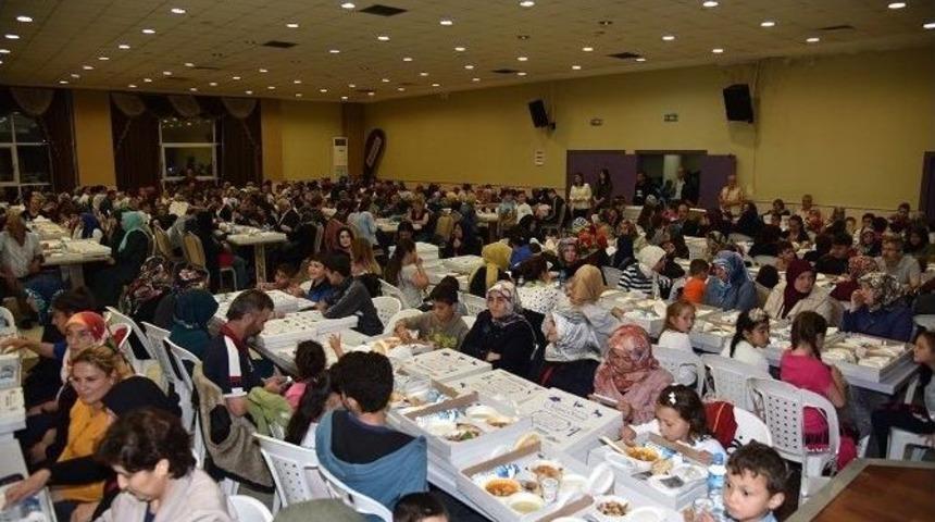 &Uuml;z&uuml;lmez Ve Karaosmanoğlu Kartepelilerle Oru&ccedil; A&ccedil;tı