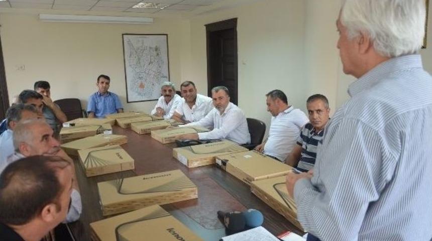 Başkan Toprak&rsquo;tan, Muhtarlara Bilgisayar