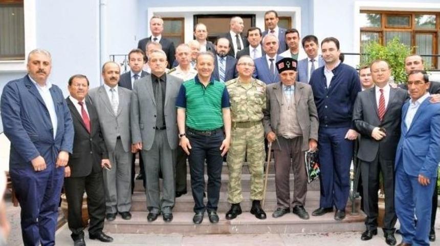 Merkeze Atanan Afyonkarahisar Valisi Hakan Yusuf G&uuml;ner Uğurlandı