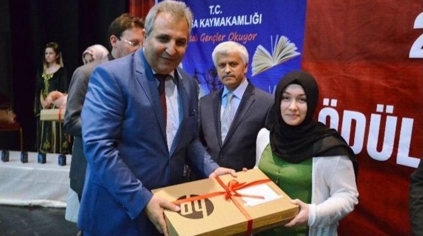 Kitap Kurtları &Ouml;d&uuml;llerini Aldı