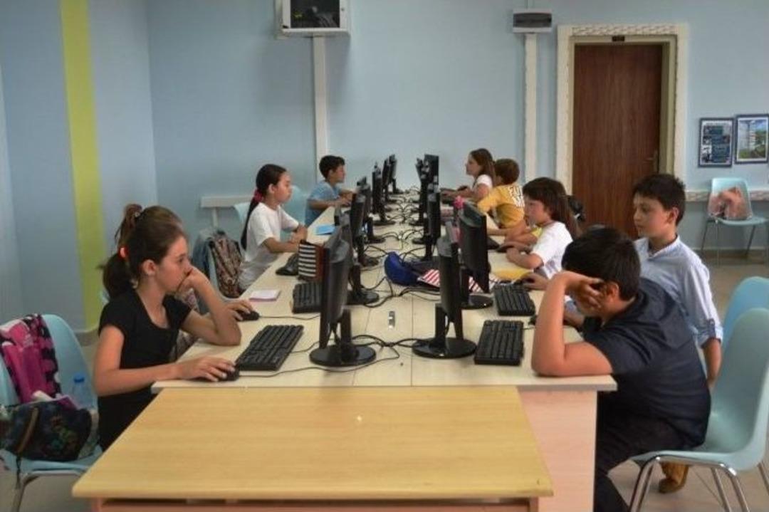 Milli Eğitim Bakanlığının Yeni Uygulaması Ayvalık&rsquo;ta Başladı