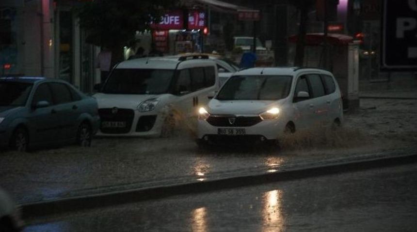 Tokat&rsquo;ta Dolu Ve Sağanak
