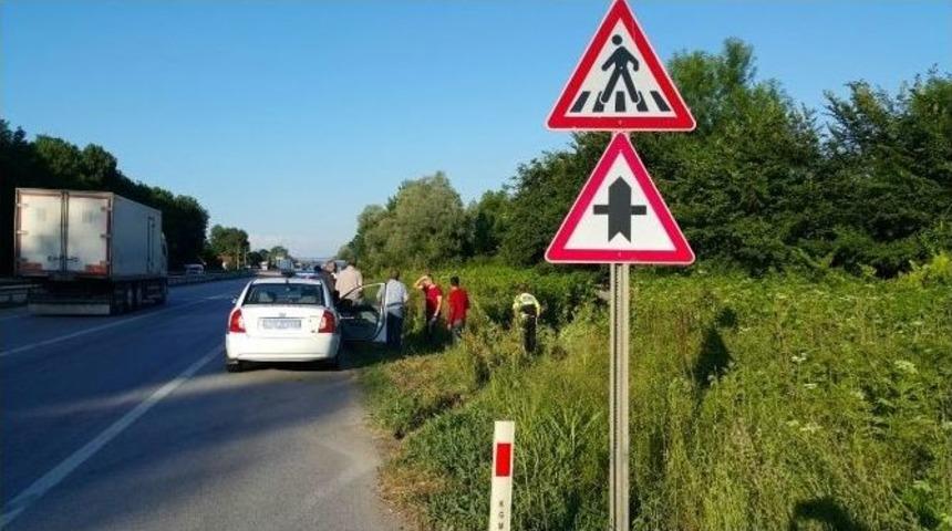 Sakarya&rsquo;da Trafik Kazası: 3 Yaralı