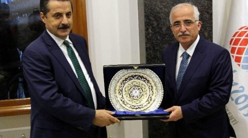 Bakan &Ccedil;elik&rsquo;ten Vali Tuna&rsquo;ya Ziyaret