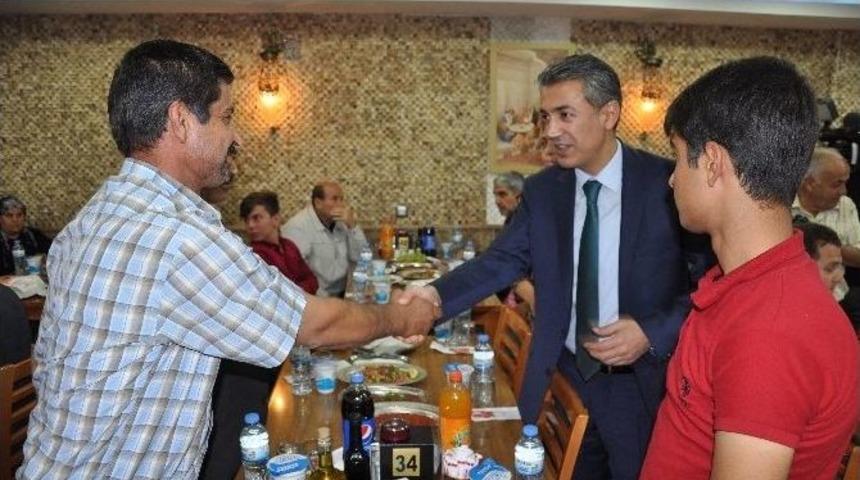 Kaymakam Akkoyun, Şehit Ailelerini Ve Gazileri İftarda Ağırladı