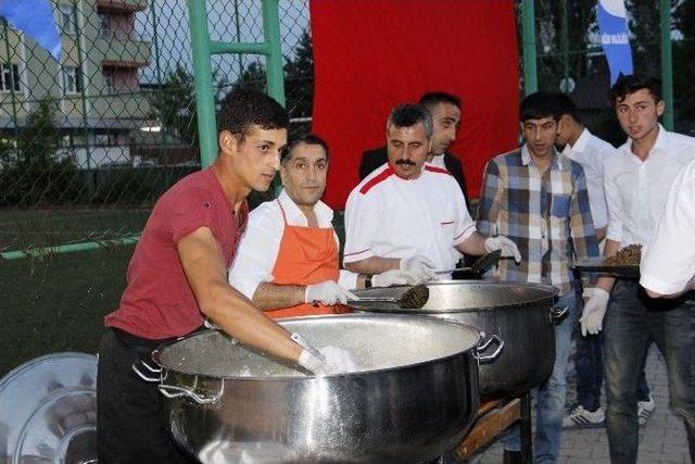 Ağrı’da Bin Kişi Kardeşlik Sofrasında Buluştu