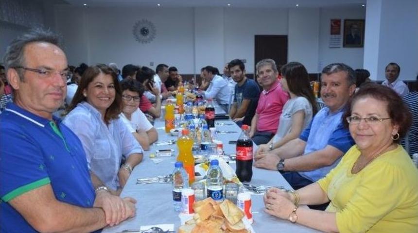 Gen&ccedil;lik Hizmetleri Ve Spor İl M&uuml;d&uuml;rl&uuml;ğ&uuml; Personeli İftarda Buluştu