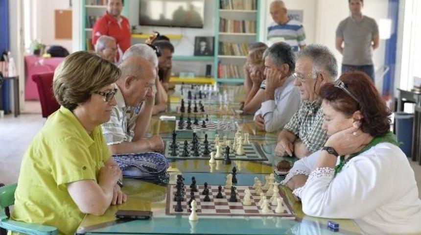 Yaşlıevi&rsquo;nde Satran&ccedil; Heyecanı