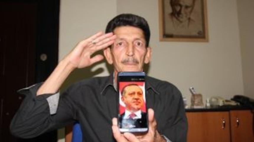 Suriyeli M&uuml;lteci, Cumhurbaşkanı Erdoğan&rsquo;a Olan Sevgisini Şiire D&ouml;kt&uuml;