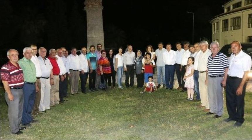 Pamukkale’nin Mahalle Muhtarları İftarda Bir Araya Geldi