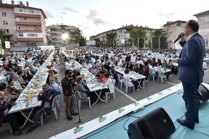 İftar Sofralarında Kardeşlik İnşa Ediliyor G2