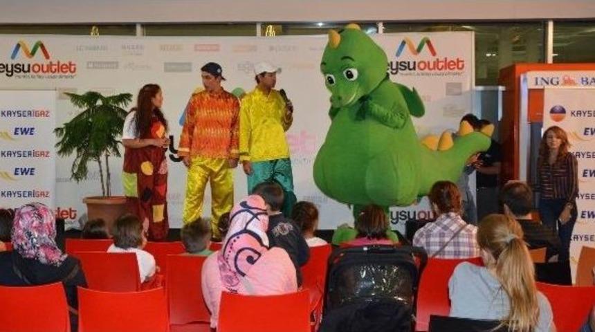 Dolgi Ramazan Akşamlarında Da Miniklerin Yanında