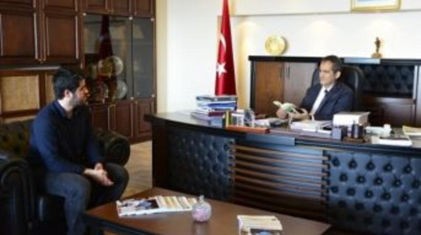 Be&uuml;&rsquo;l&uuml; &Ouml;ğrencinin Kitabı &Ccedil;ıktı