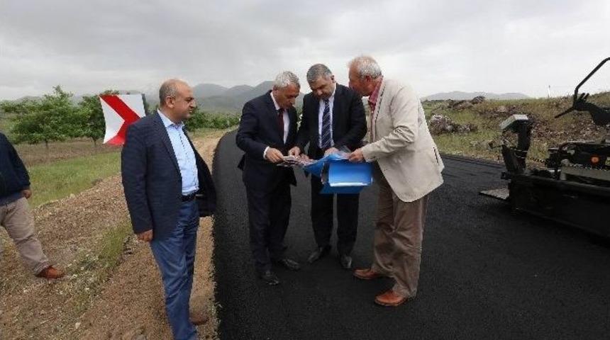 Başkan &Ccedil;elik İncesu&rsquo;daki Yol &Ccedil;alışmalarını İnceledi