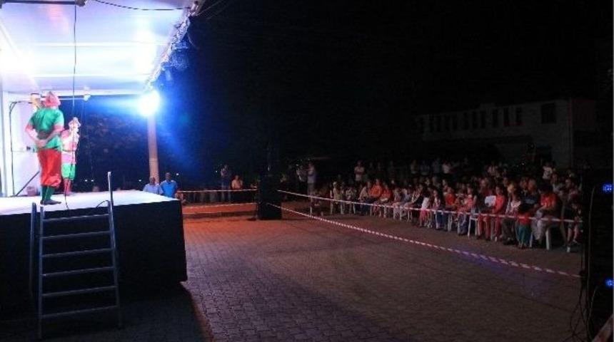 B&uuml;y&uuml;kşehir Tiyatrosu D&ouml;rtyol&rsquo;da Eski Ramazanları Yaşattı