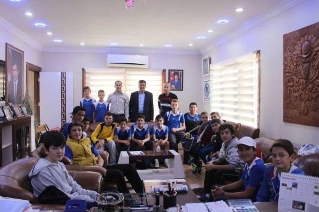 Pazaryeri Futbol Okulu &Ouml;ğrencilerinden Başkan Yal&ccedil;ın&rsquo;a Ziyaret