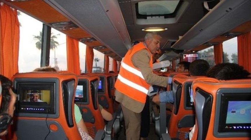 Başkan Toksoy Yolculuk Yapanlara İftar Kumanyası Dağıttı