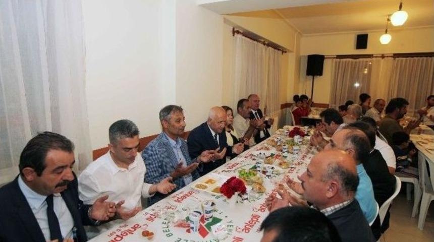 Başkan Yaşar, Yuva K&ouml;y Sakinleriyle İftarda Buluştu