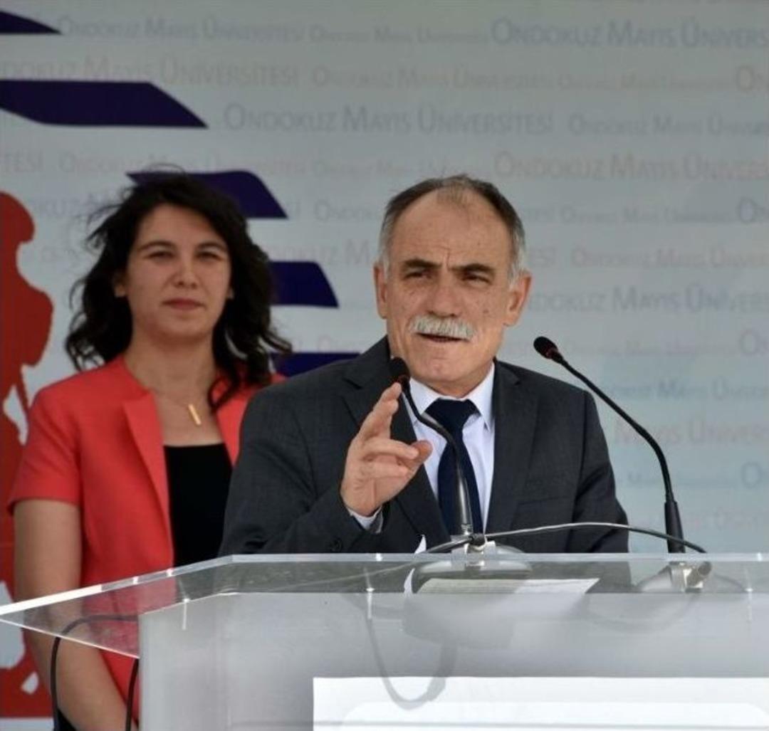 Rekt&ouml;r Akan&rsquo;dan Mezunlara &ldquo;&ccedil;ok &Ccedil;alışın&rdquo; Tavsiyesi