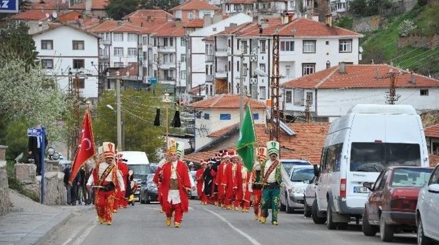 B&uuml;y&uuml;kşehir&rsquo;in Mehterleri G&ouml;n&uuml;lleri Fethediyor