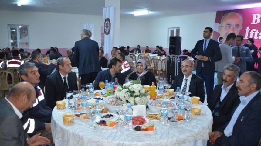 B&uuml;nyan Belediyesi İftar Buluşmaları Y&uuml;zlerce S&uuml;ks&uuml;n Sakinini Bir Araya Getirdi