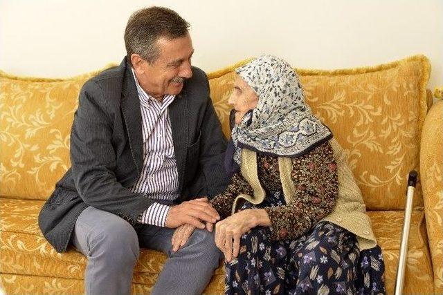 Ataç’la 108 Yaşındaki Ürkiye Nine’nin Sohbeti