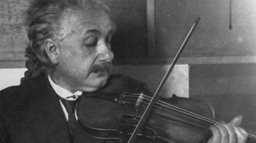 Einstein&rsquo;ın hayatından &ccedil;arpıcı kesitler