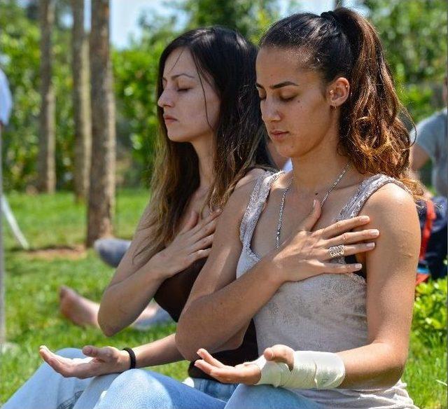 Expo 2016’da Yoga Meditasyonu