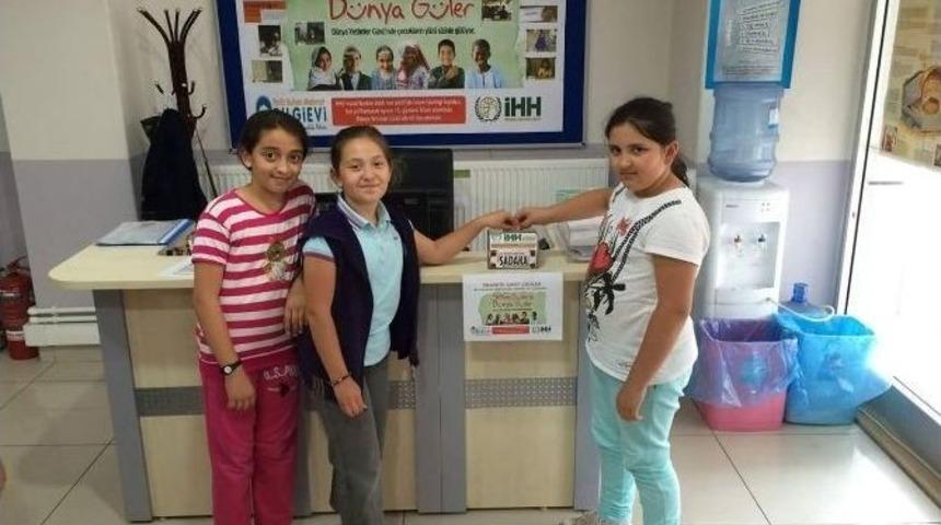 Bilgievi &Ouml;ğrencileri Yetim Kardeşlerinin Yanında