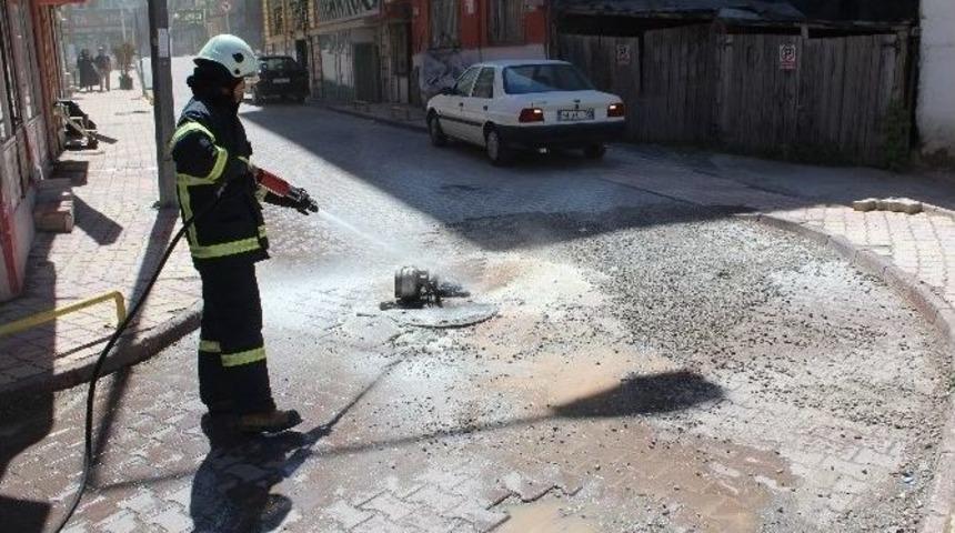 Yanan T&uuml;p&uuml; İtfaiye Ekipleri S&ouml;nd&uuml;rd&uuml;