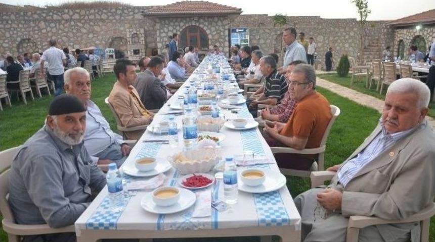 Şehit Ve Gazi Aileleri İftar Yemeğinde Bir Araya Geldi