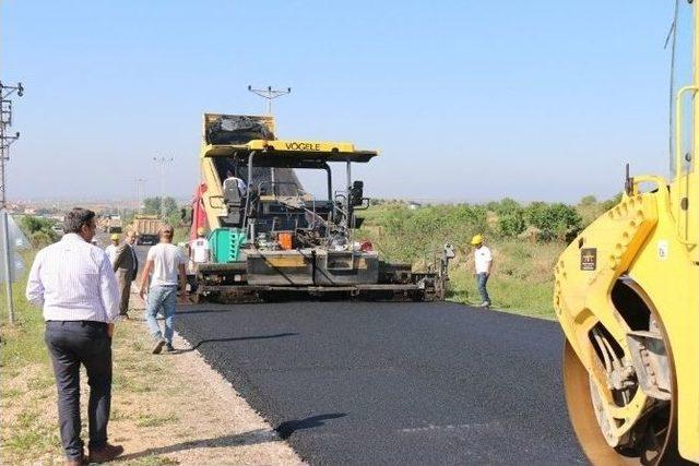 Köy Yollarına Yüksek Standartlı Asfalt