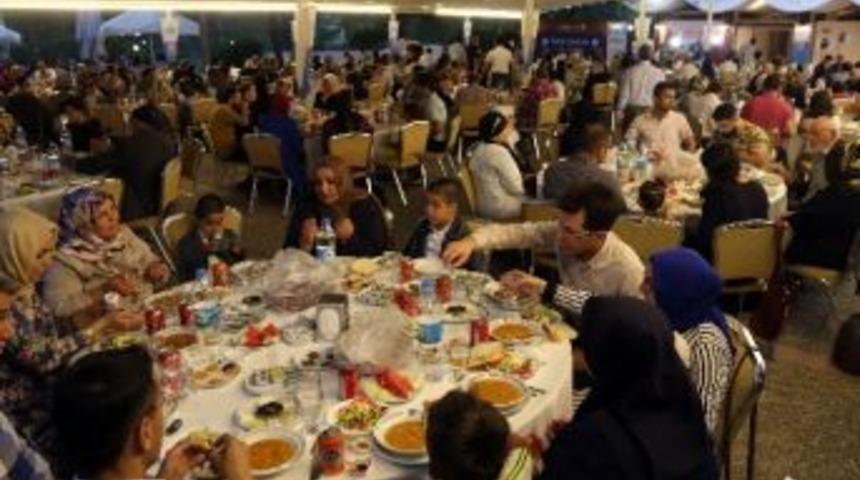 Gazi Ve Şehit Aileleri İftarda Buluştu