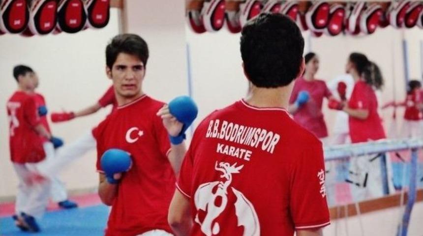 D&uuml;nya Şampiyonundan Bodrumlu &Ouml;ğrencilere &Ccedil;ağrı