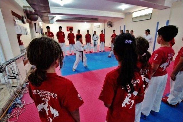 Dünya Şampiyonundan Bodrumlu Öğrencilere Çağrı